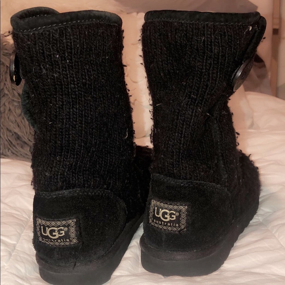 UGG WOMEN'S MOUNTAIN QUILTED SHORT